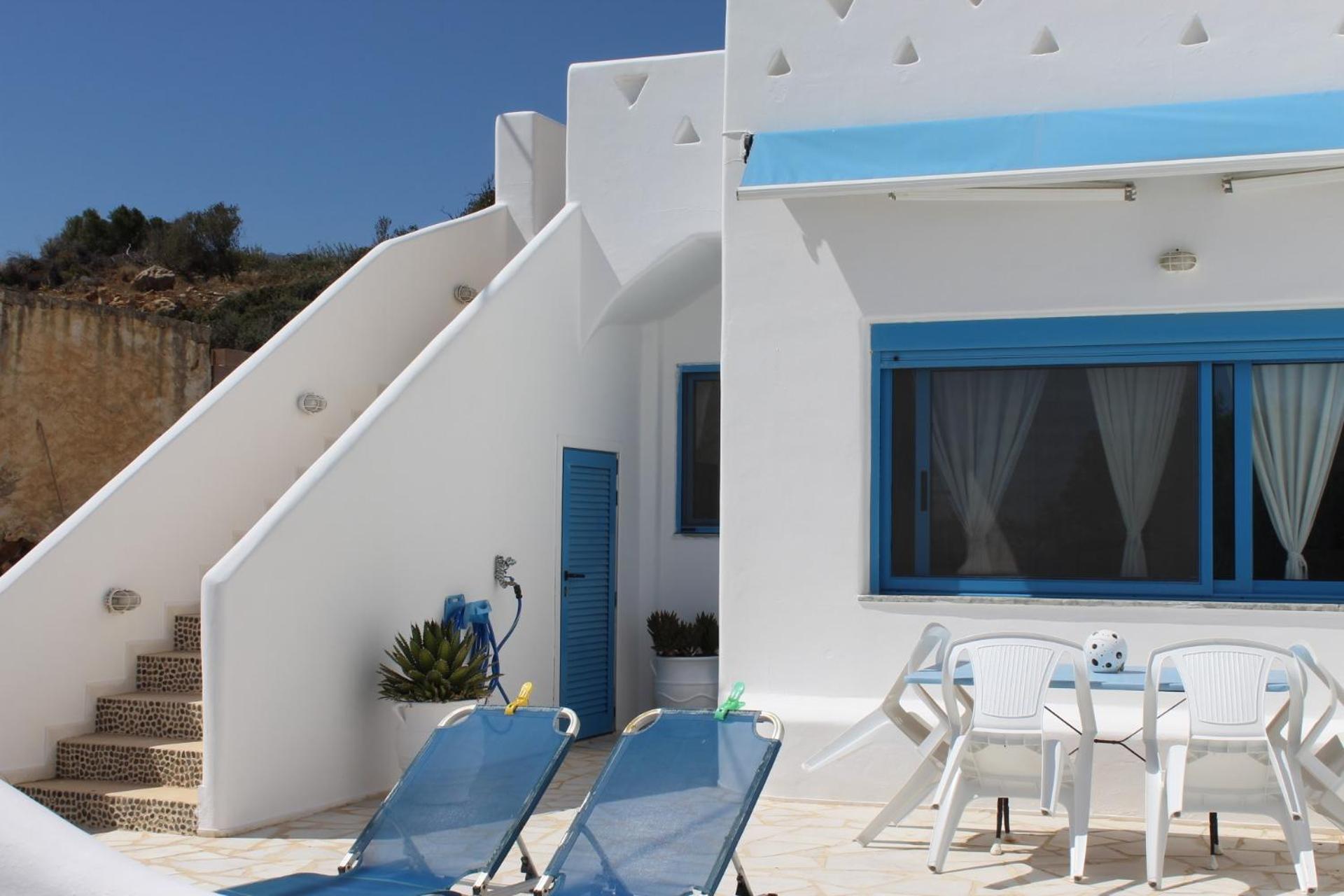 Blue Sea Villa & Apartments Makrýgialos Exterior foto